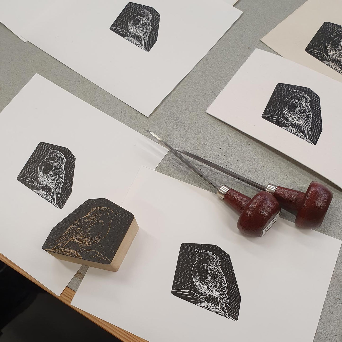 Robin wood engraving by Fiona Hamilton.